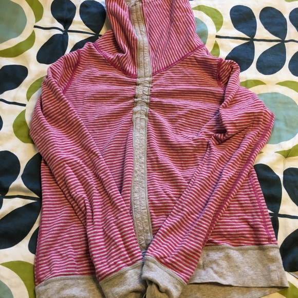 EUC lululemon in a cinch long sleeve size 4 - Picture 2 of 4